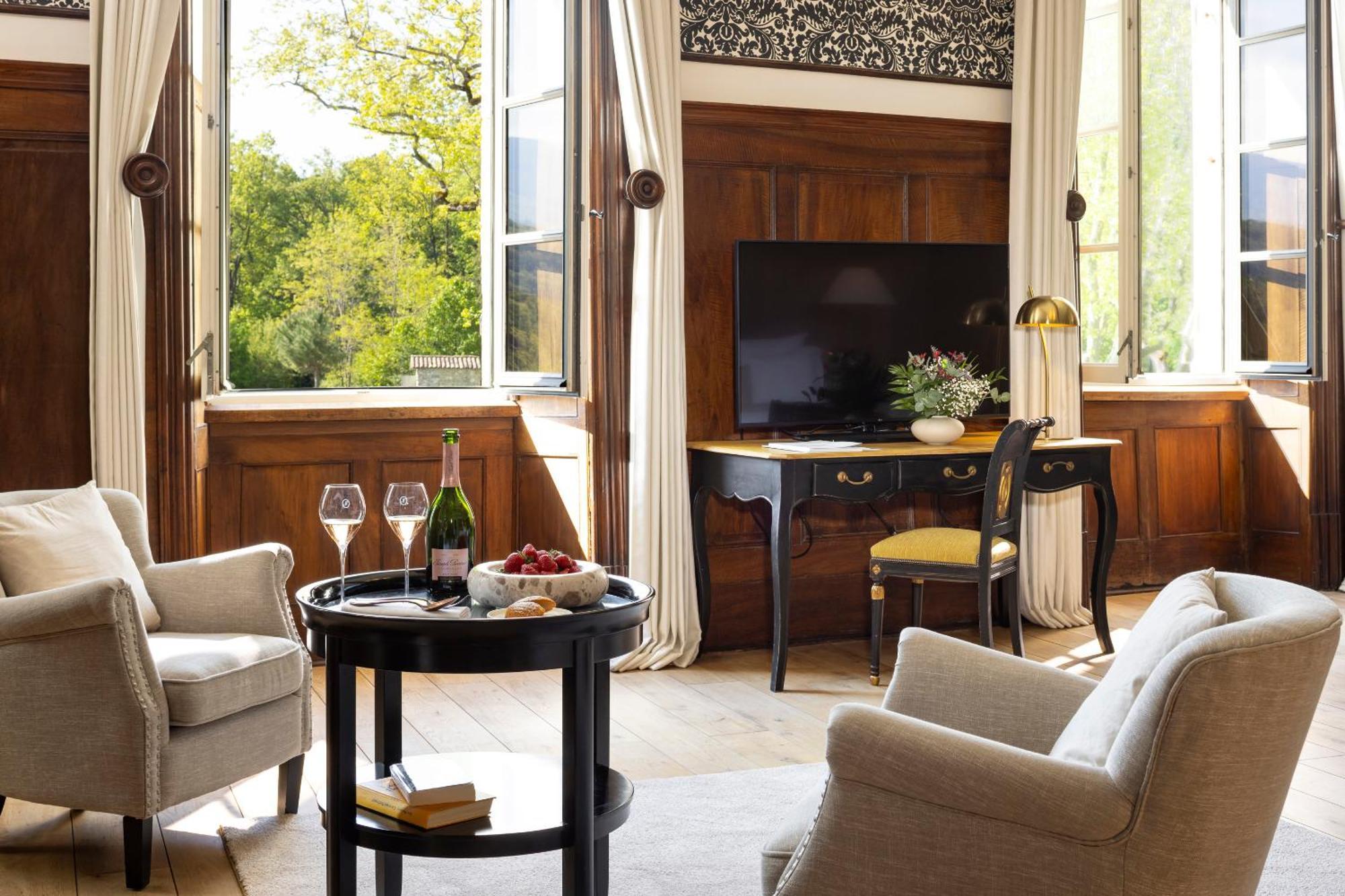 Chateau Les Oliviers De Salettes Charols Bagian luar foto