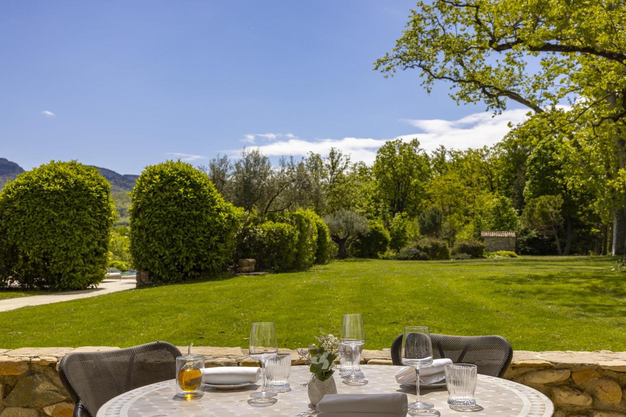 Chateau Les Oliviers De Salettes Charols Bagian luar foto