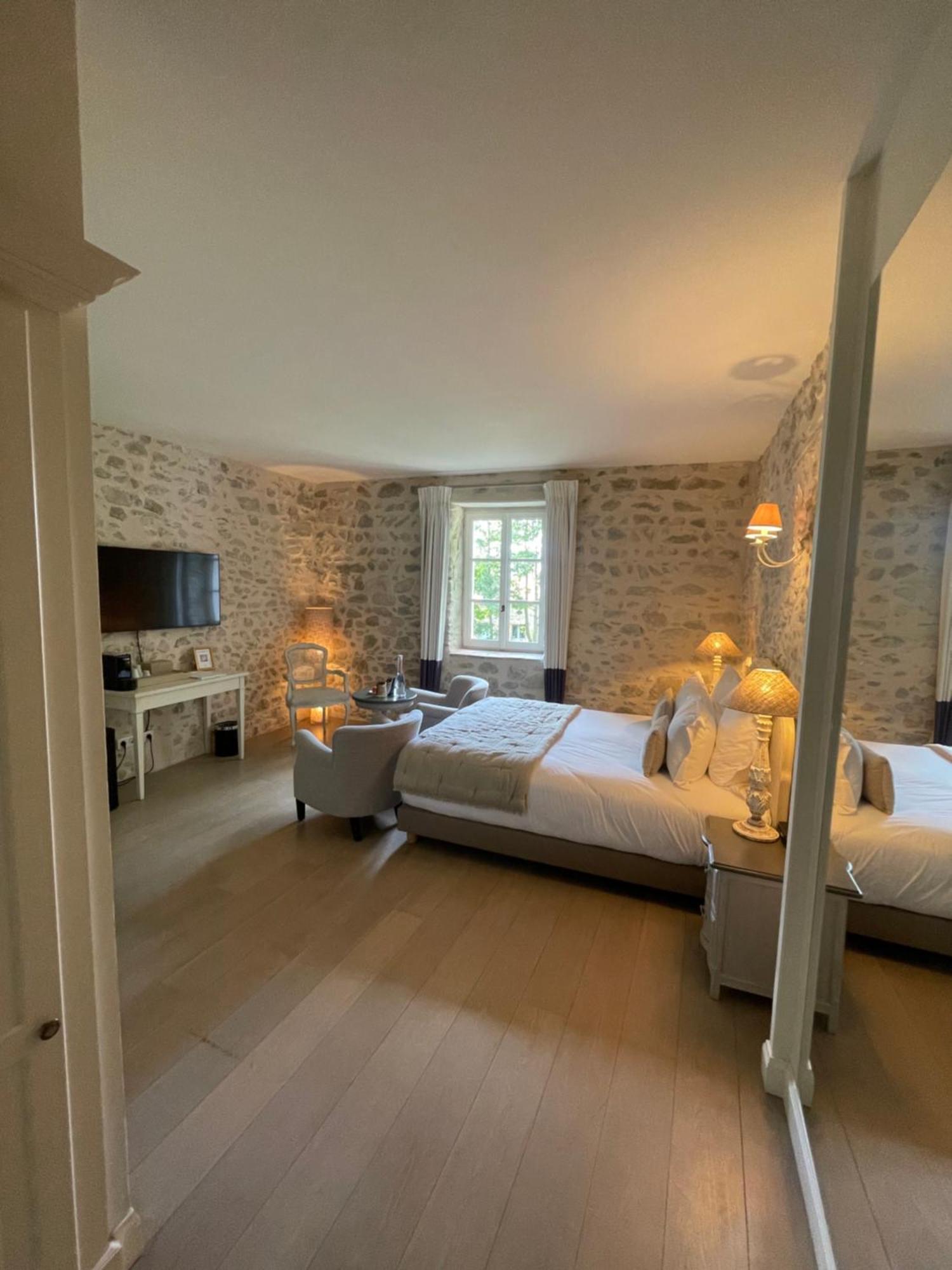 Chateau Les Oliviers De Salettes Charols Bagian luar foto