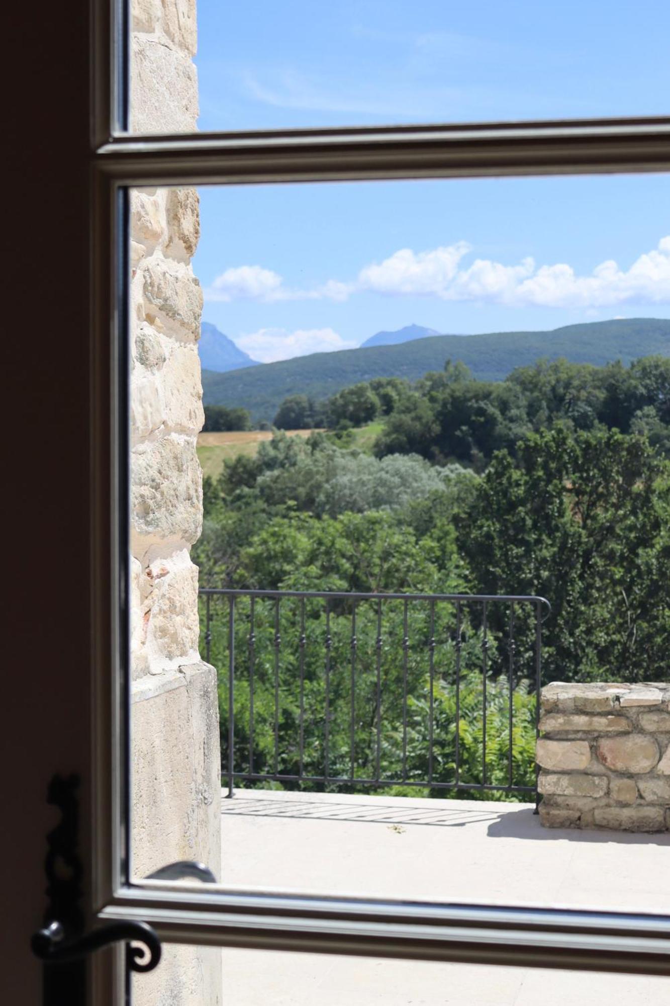Chateau Les Oliviers De Salettes Charols Bagian luar foto